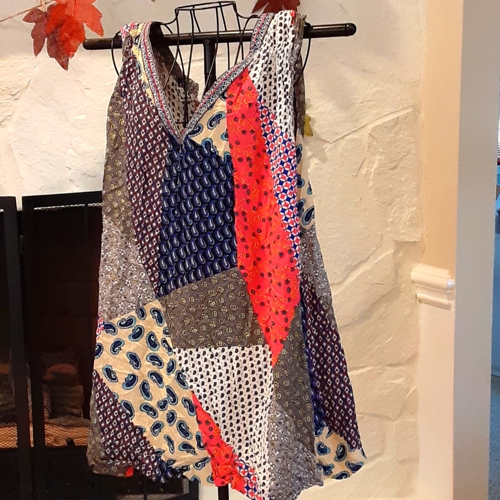 4/$25 Umgee sleeveless paisley dress size S